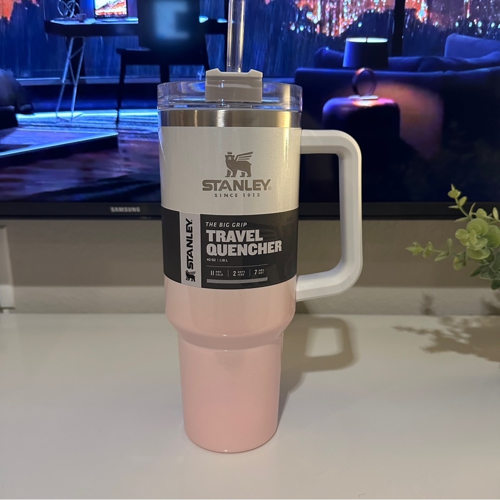 Pink Ombre Stanley Quencher 40oz New with Box